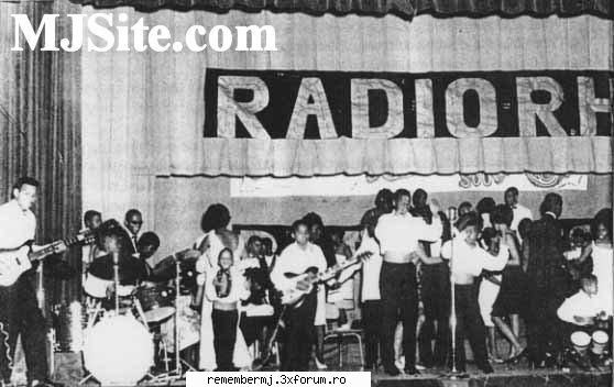 j5 la liceul roosevelt  , unde au fost de bob taylor poze cu j5 si familia