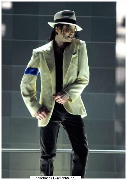 This is it - recunoasteti costumul? - ♪Photos♪