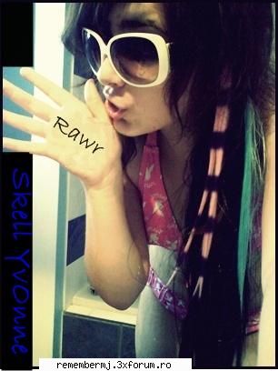 mda..zic din prima..not emooo :rotfl: